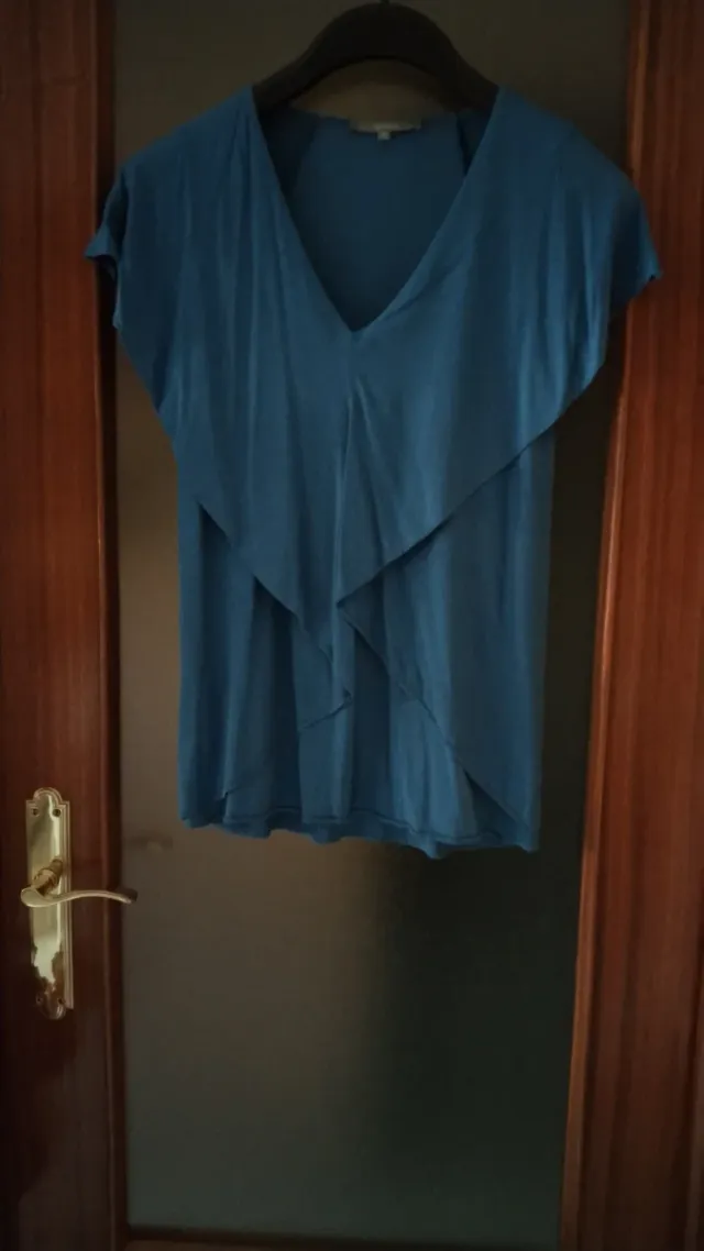 Preciosa blusa de la marca síntesis talla XS