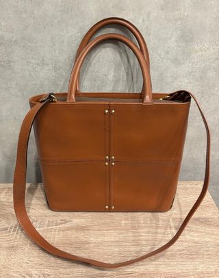 Bolso de piel marrón