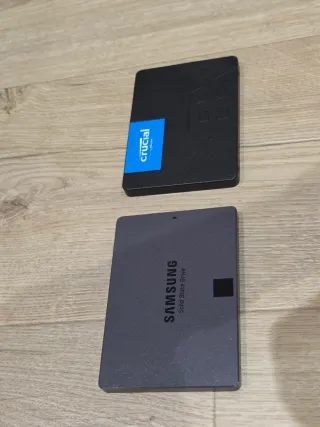2 SSD Samsung y Crucial