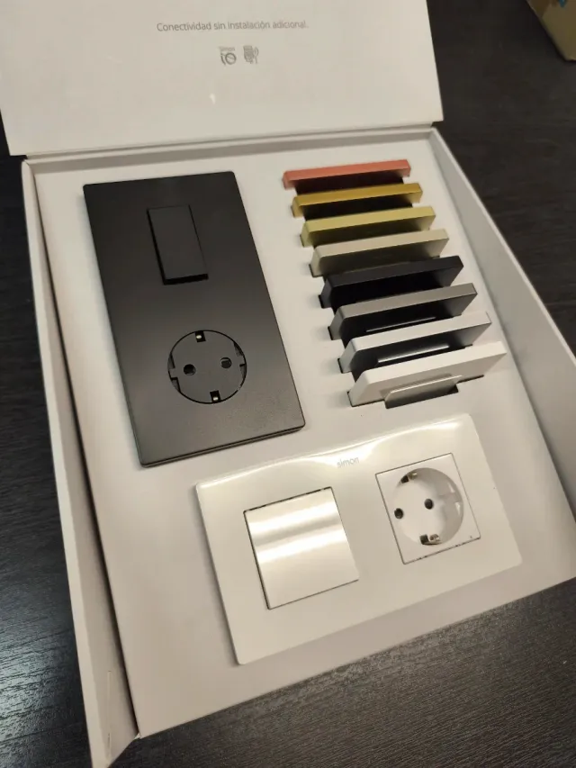 Simon 270 Mecanismo Interruptor y Enchufe