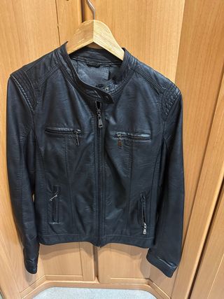 Chaqueta mujer de cuero sintético negra talla 42