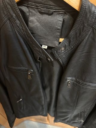 Chaqueta mujer de cuero sintético negra talla 42