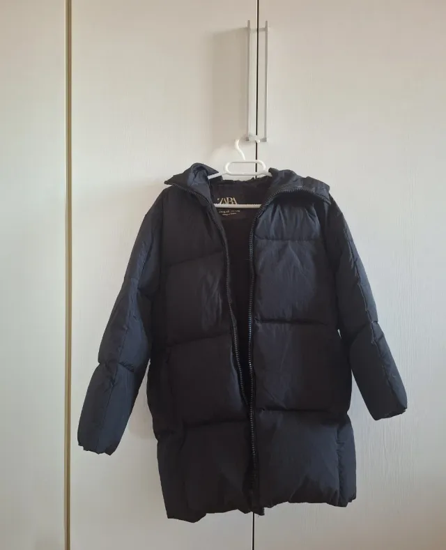 Abrigo plumífero negro de Zara 9-10 años 140 cm