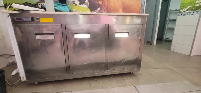 Bajo mostrador blanco