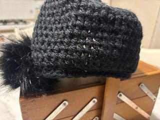 Cappello fatto a mano con pompon