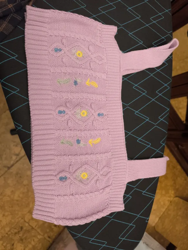 Jersey lila tejido con bordados