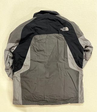 Anorak The North Face poco uso sin capucha.