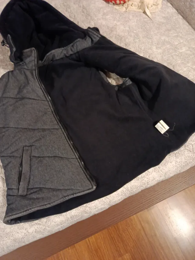 Gilet con cappuccio donna