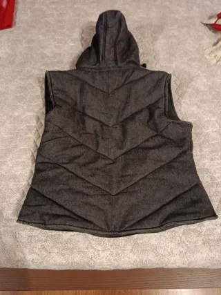 Gilet con cappuccio donna