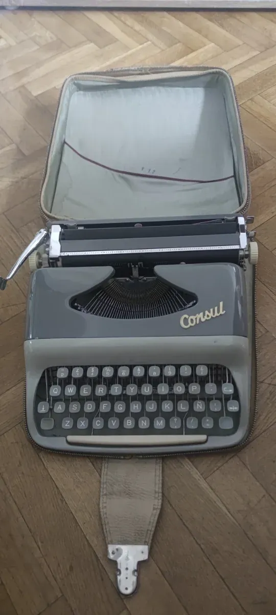 Máquina de Escribir Consul Vintage