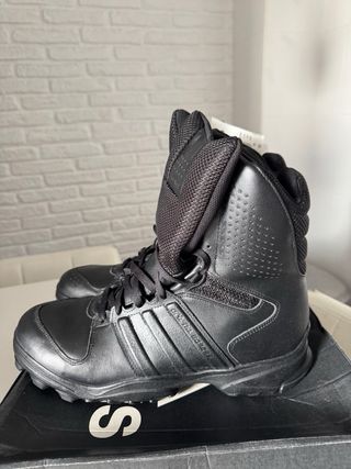 48 Botas Adidas GSG 9.2 policía seguridad
