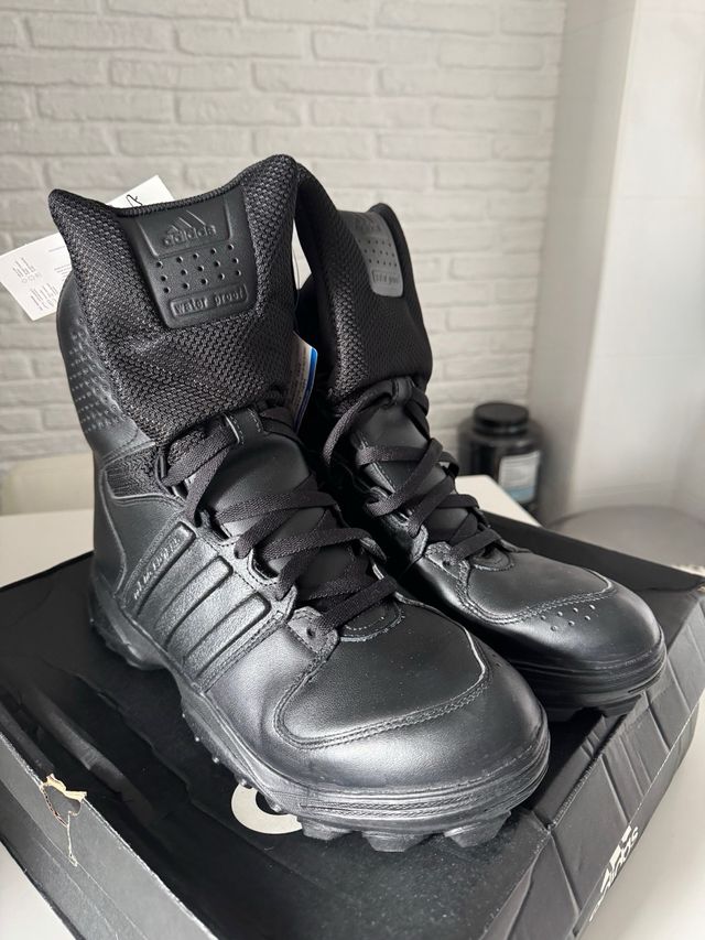 48 Botas Adidas GSG 9.2 policía seguridad