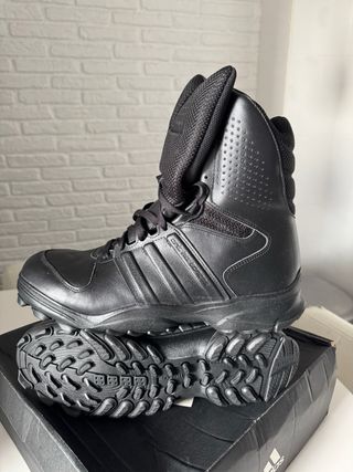 48 Botas Adidas GSG 9.2 policía seguridad
