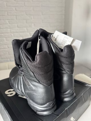 48 Botas Adidas GSG 9.2 policía seguridad