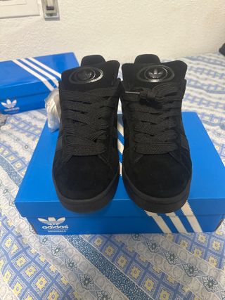 Adidas Negras Talla 44,precio negociable