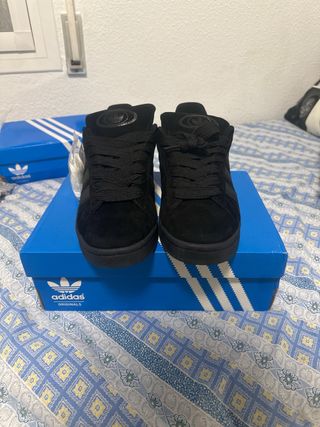 Adidas Negras Talla 44,precio negociable