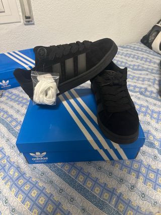 Adidas Negras Talla 44,precio negociable