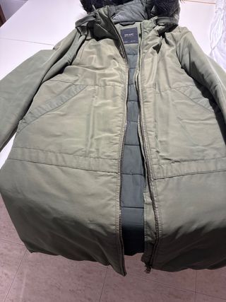 Gabardina ZARA BASIC verde