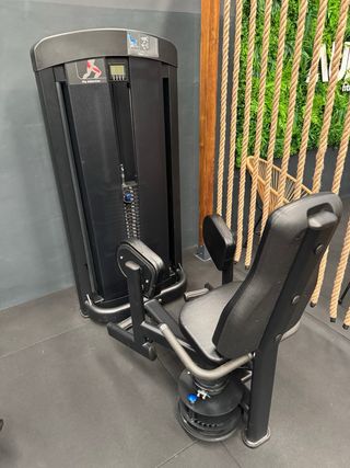 Máquina de gimnasio para aductor/abductor