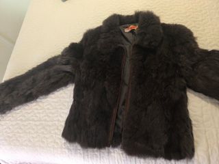 Chaqueta de piel marrón