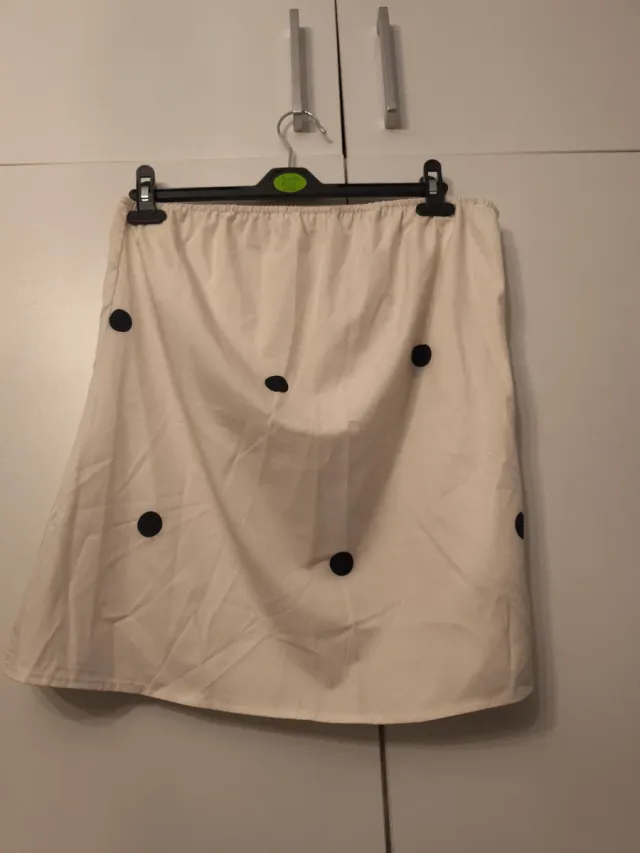 Conjunto de verano beige lunares negros