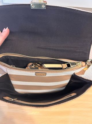 Bolso de hombro tipo cartera rayas marrón y blanco