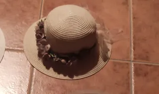 Sombrero de paja con flores