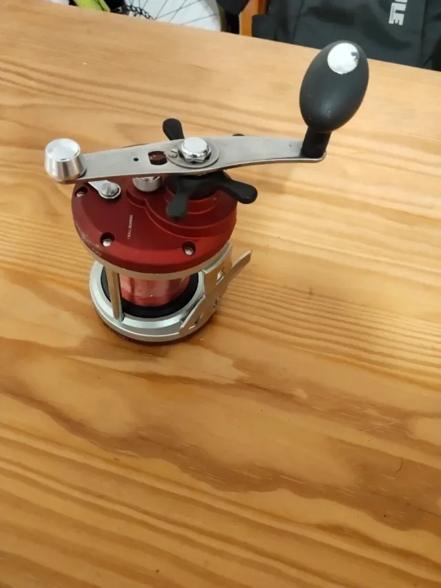 Carrete Pesca Yokozuna Tunna 500GL Naranja