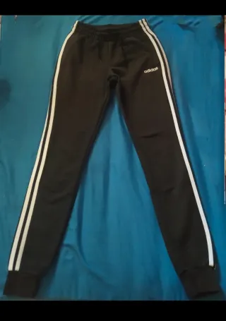 Pantalón chándal Adidas negro