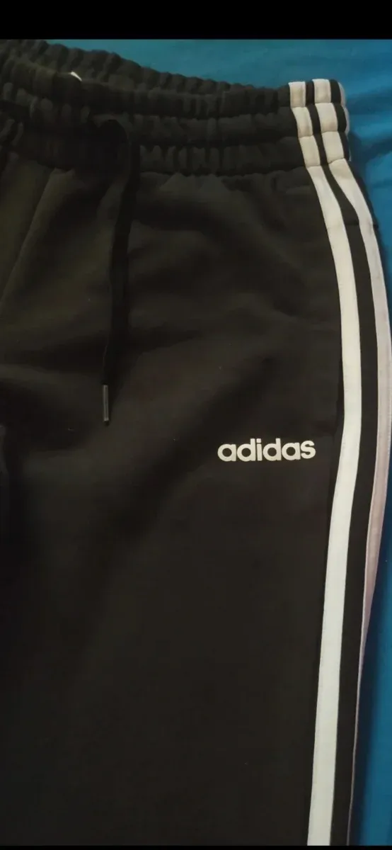 Pantalón chándal Adidas negro
