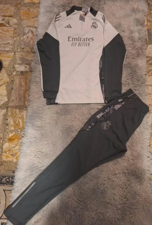 Conjunto Real Madrid sin estrenar