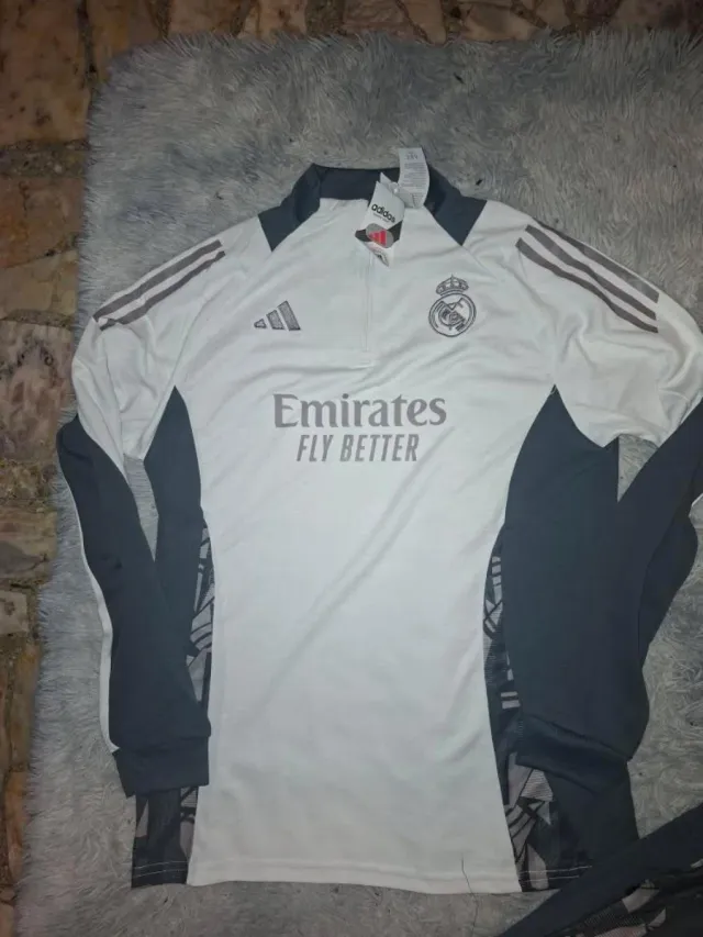 Conjunto Real Madrid sin estrenar