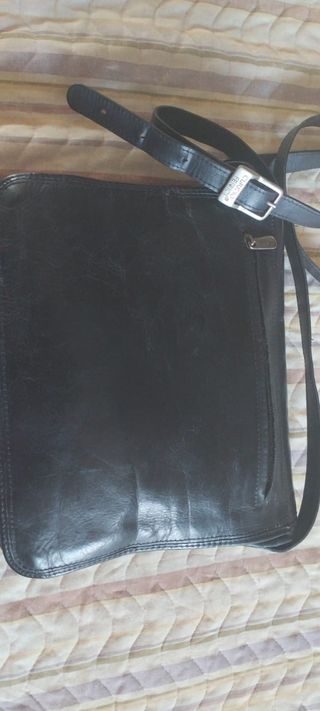 Bandolera Cuero marca CANDIDO GONZALEZ Negra