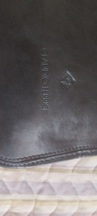 Bandolera Cuero marca CANDIDO GONZALEZ Negra