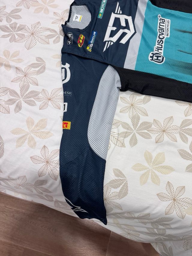 Camiseta Husqvarna S3 + Pantalón Regalo