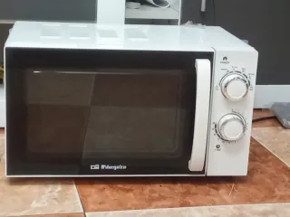 Microondas Orbegozo blanco