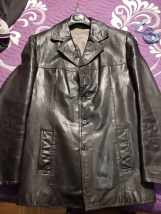 Chaquetón de cuero hombre diseño moderno