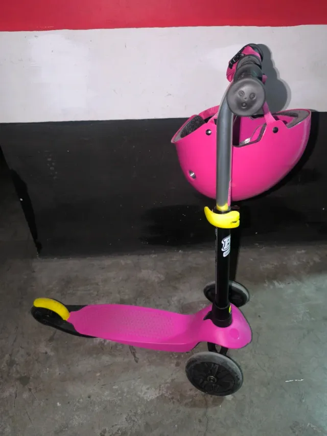 Patinete infantil rosa + casco