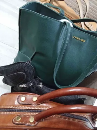 Borsa Twin Set verde con dettagli oro