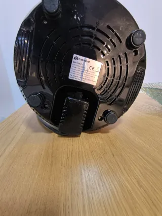 Freidora de aire marca Mandine, con regalo