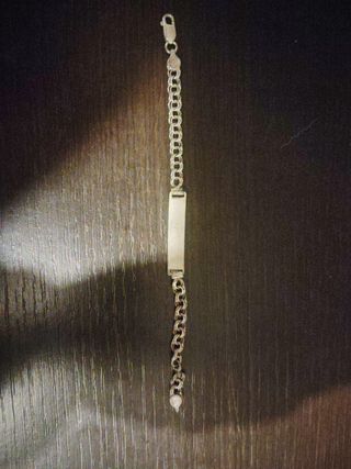 Pulsera de plata con placa