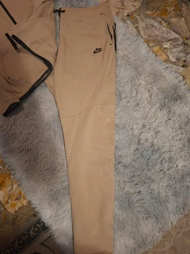 Conjunto Nike Tech Fleece Beige Nuevo