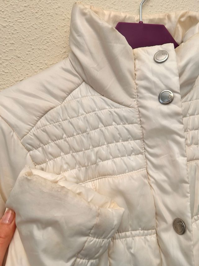 Abrigo acolchado blanco