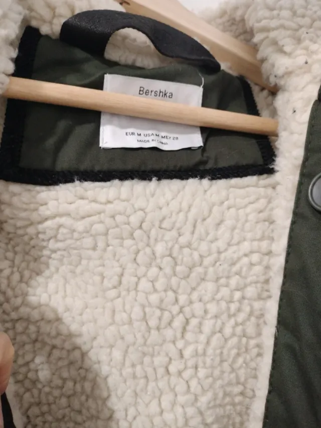 Chaqueta verde con forro sherpa