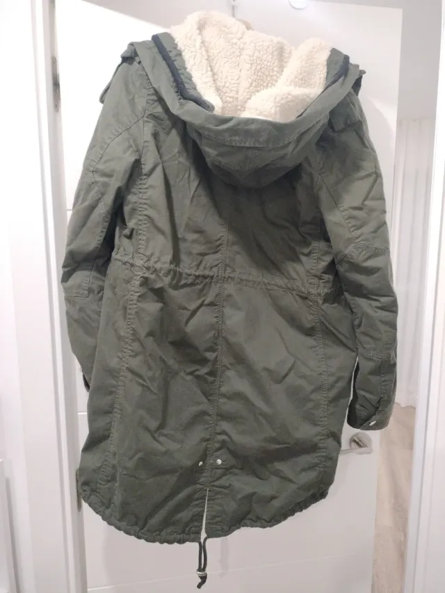 Chaqueta verde con forro sherpa