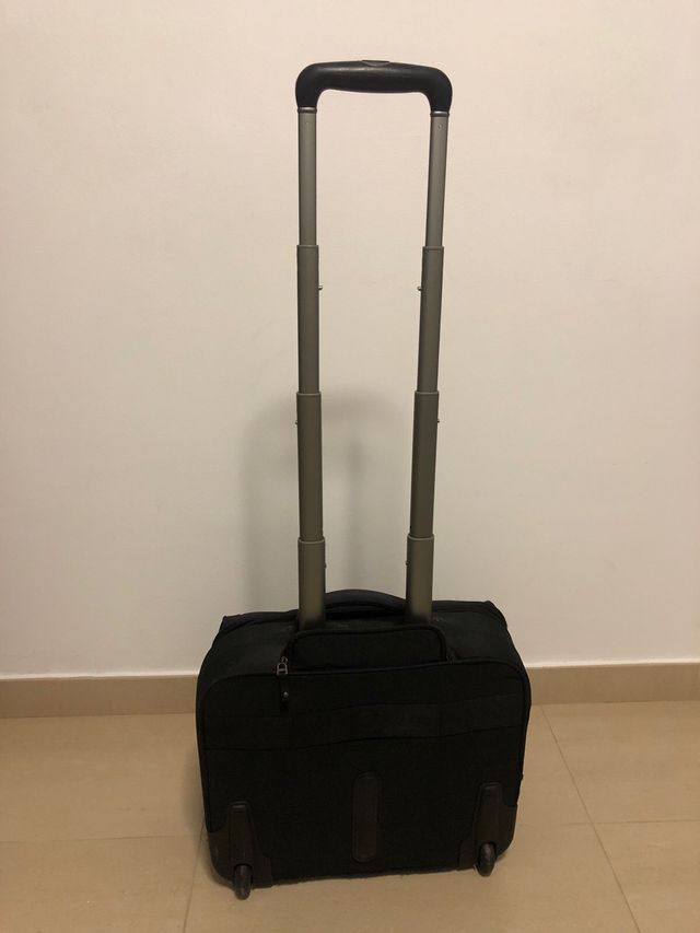 Maletín de viaje Case Logic negro