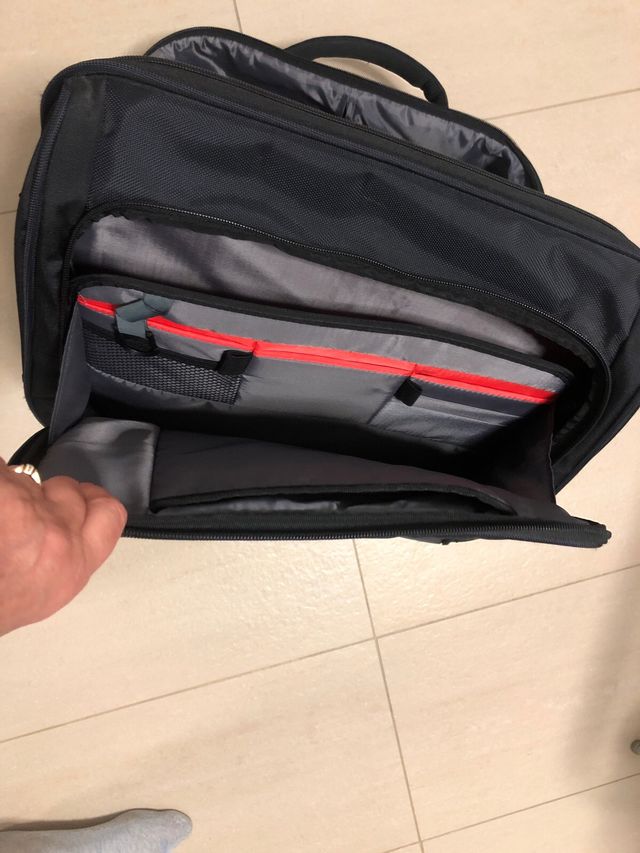 Maletín de viaje Case Logic negro