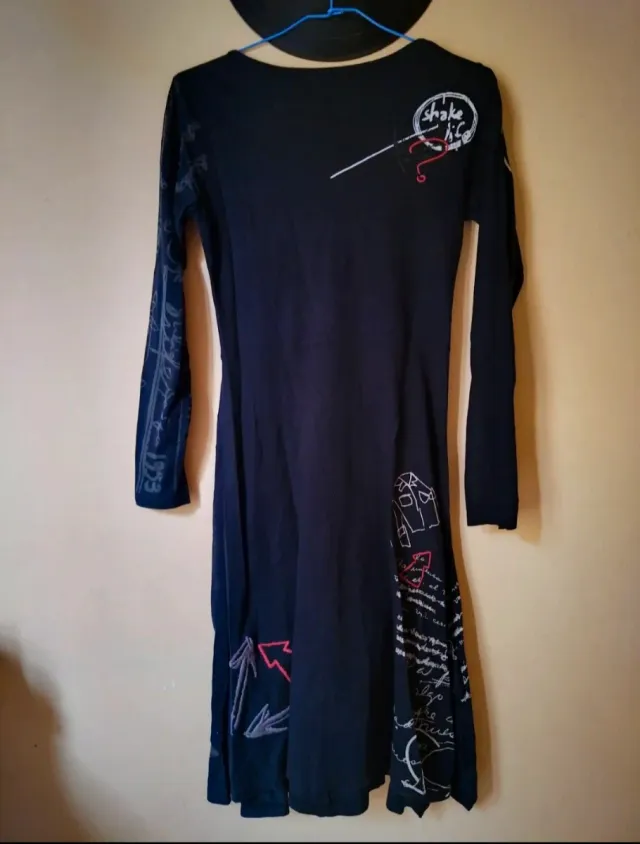 Vestido Desigual Negro con Estampado
