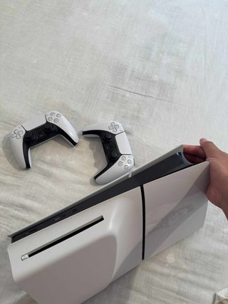 PS5 Slim + 9 Juegos + 2 Mandos