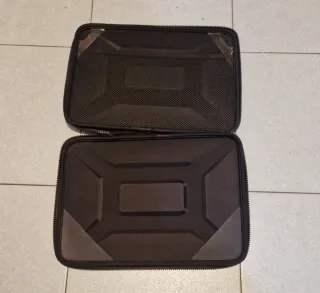 Funda UAG para portátil hasta 13,3 pulgadas
